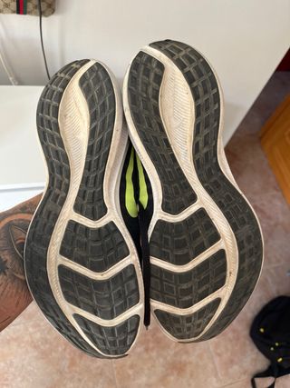 Zapatillas Nike Running Negras y Verdes