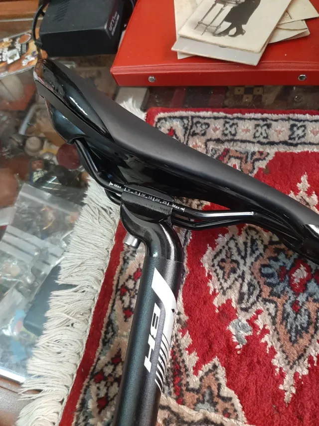 Asiento BH Negro Sillin bicicleta con tija