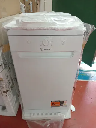 Modelo DFE 1B10
Lavavajillas Indesit 45cm