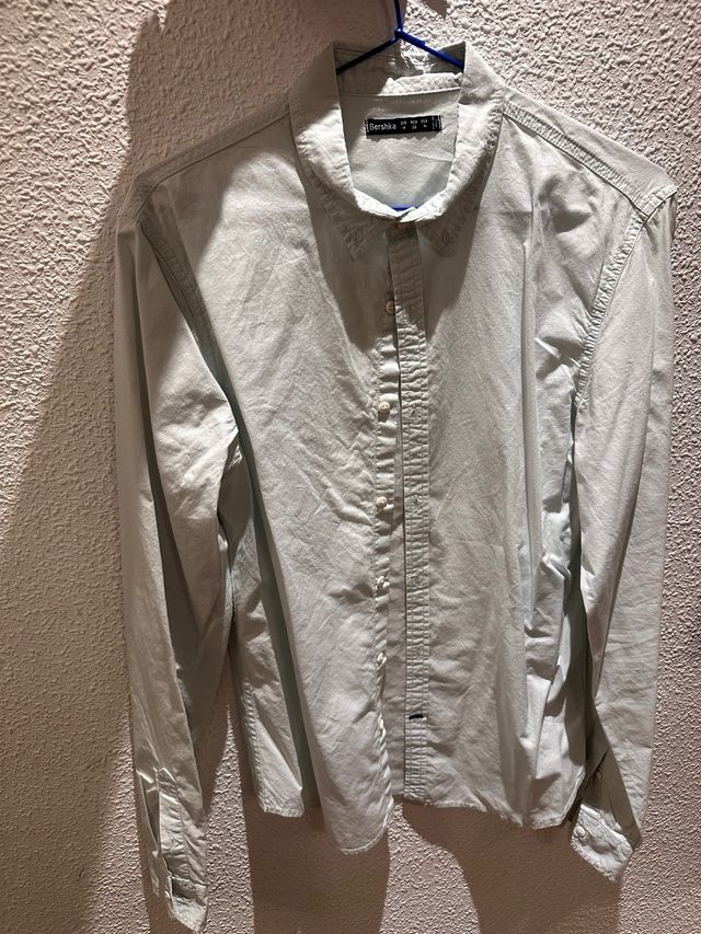 Camisa hombre Bershka gris claro, talla M