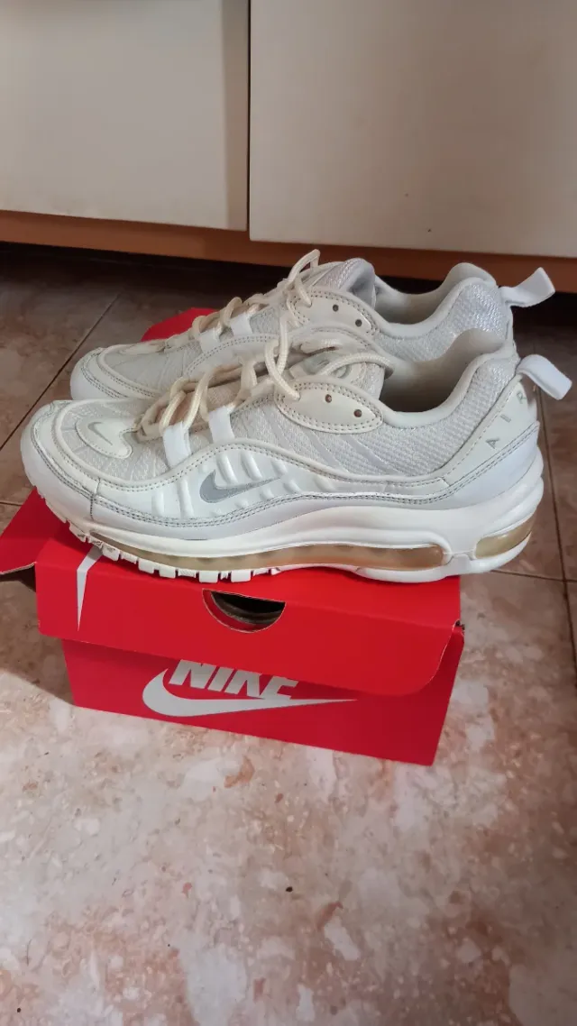 Nike Air Max 98 Blancas y Doradas