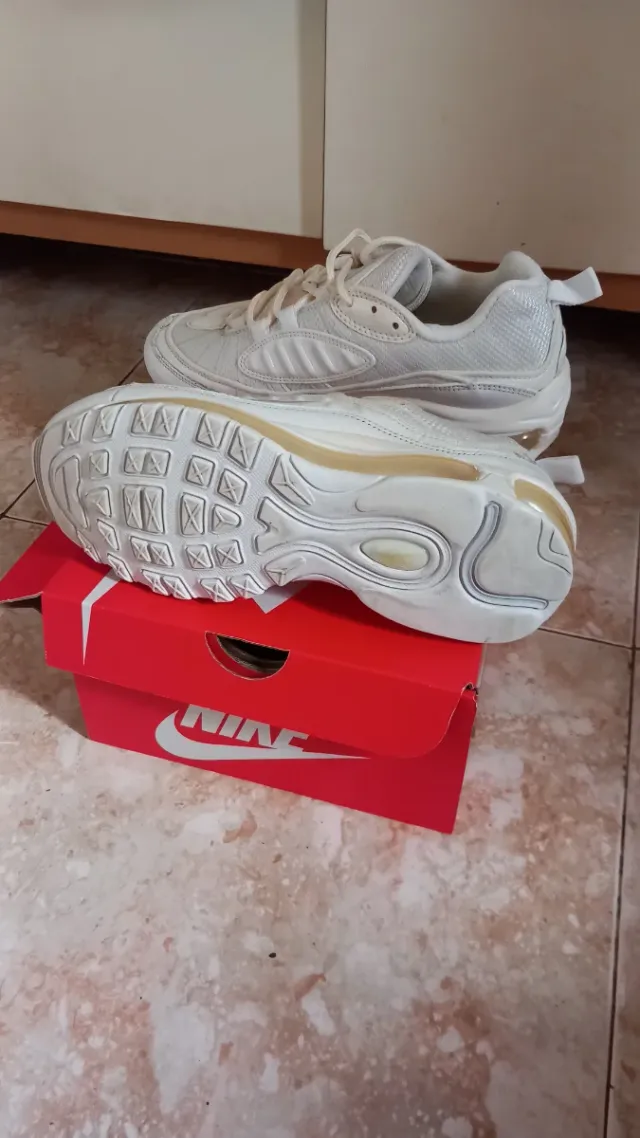 Nike Air Max 98 Blancas y Doradas
