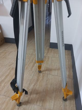Trípode Topográfico Dewalt DE0735-XJ