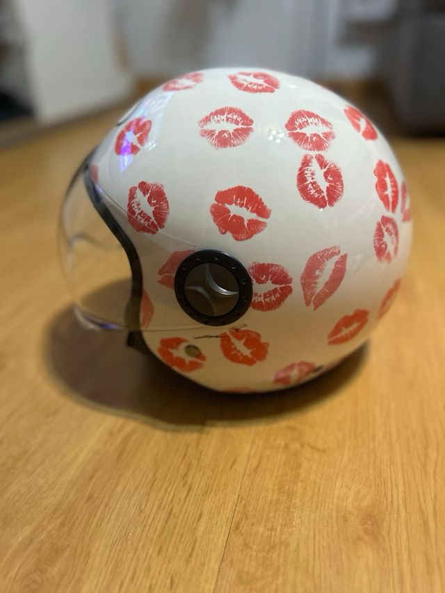Casco de moto BHR mujer “besos” de ocasión.