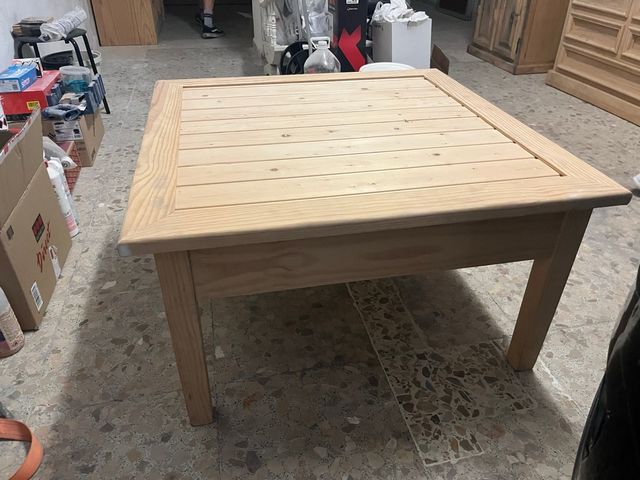 Mesa baja de madera