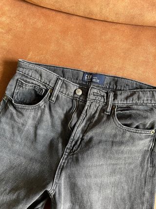 Pantalón vaquero GAP.
Talla 27. Ancho por abajo. 
