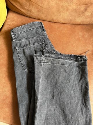 Pantalón vaquero GAP.
Talla 27. Ancho por abajo. 
