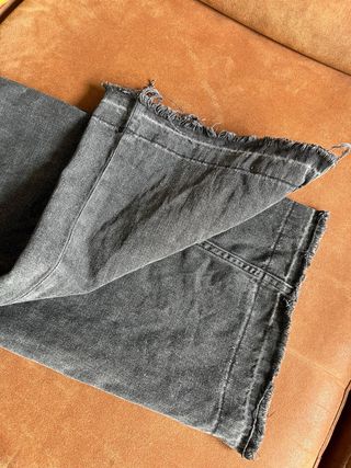 Pantalón vaquero GAP.
Talla 27. Ancho por abajo. 
