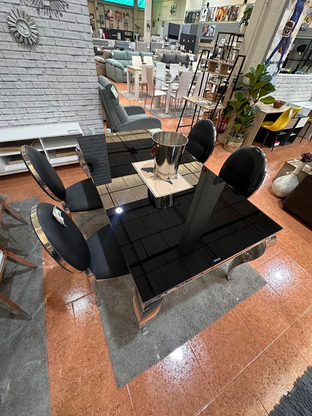 Mesa comedor cristal negro y 4 sillas