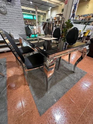 Mesa comedor cristal negro y 4 sillas