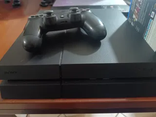 PlayStation 4 1 TB Nera con Controller e Giochi