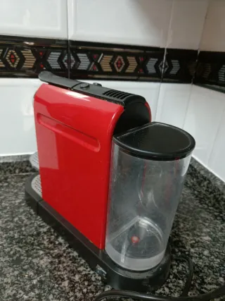 Cafetera Nespresso Krups Roja