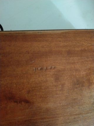 Caja antigua tallada