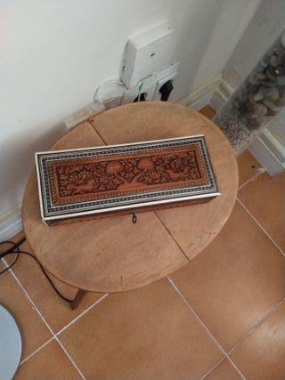 Caja antigua tallada