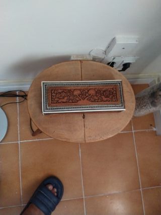 Caja antigua tallada
