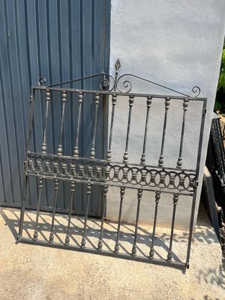 Reja de hierro forjado decorativa