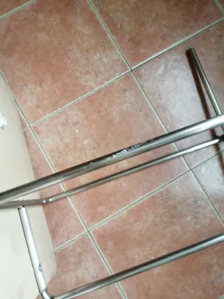 Mesa auxiliar Rian Ikea madera y metal