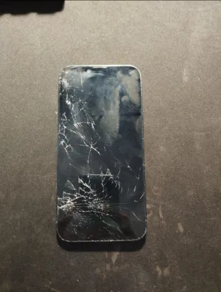 iPhone 13 Roto
