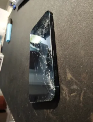 iPhone 13 Roto
