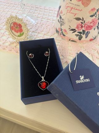 Conjunto Swarovski Corazón Rojo y Plata