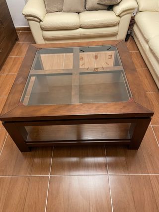 Mesa de centro de madera y cristal