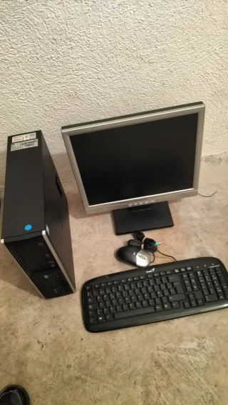 Ordenador Completo: Monitor, Teclado y Ratón