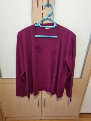 Chaqueta de punto morada para mujer