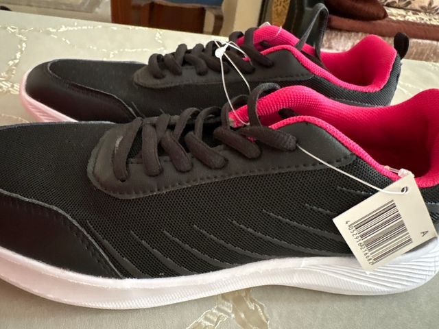 Zapatillas deportivas negras y rosas talla 38