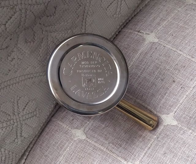 Statuina Geisha finto avorio