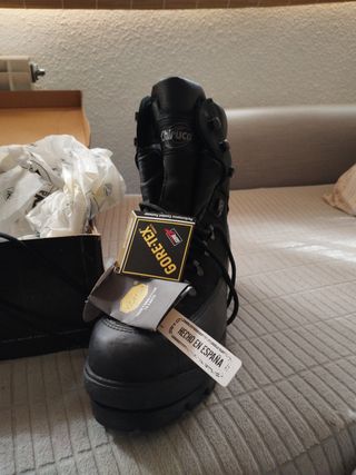 Bota de seguridad FAL CHIRUCA negra