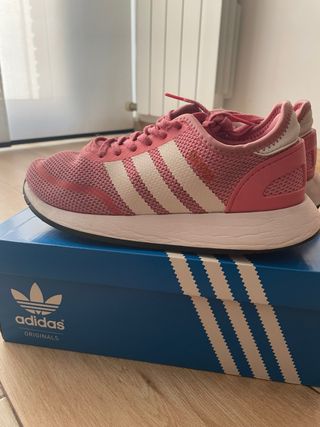 Zapatillas Adidas rosas y blancas