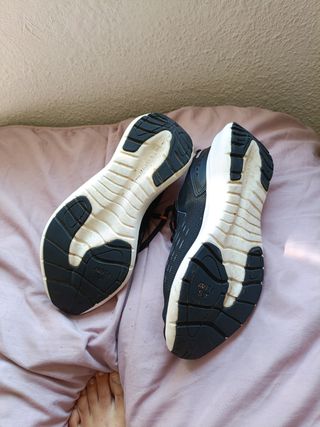Zapatillas Kalenji Negras y Blancas Casi Nuevas