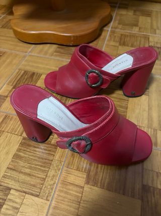 Sandalias piel Uterque tacón rojo T39