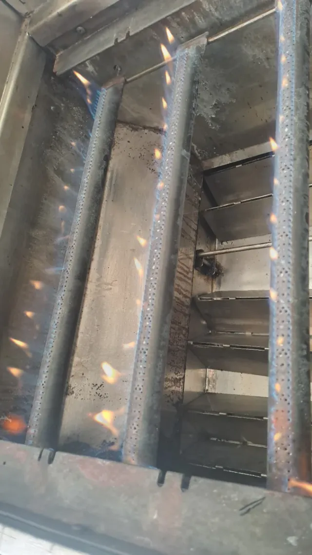 Barbacoa industrial gas.