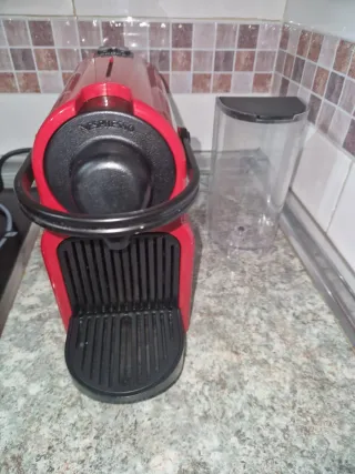 Cafetera Nespresso Krups Roja