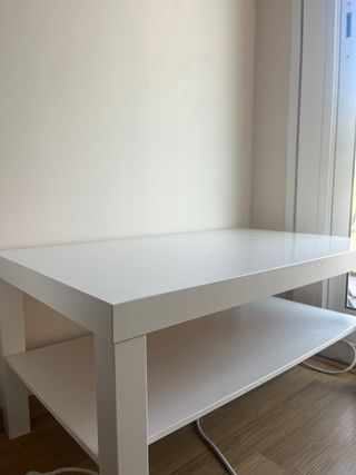 Mesa auxiliar blanca