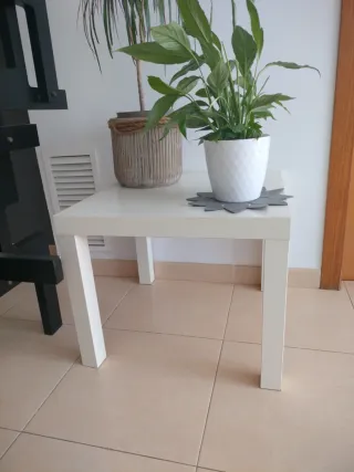 Mesa auxiliar blanca Ikea, para cualquier rincón