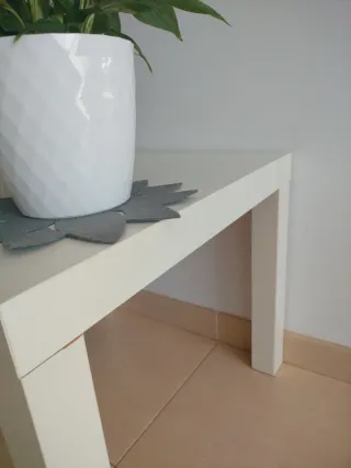 Mesa auxiliar blanca Ikea, para cualquier rincón