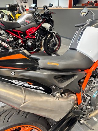 KTM 890 Duke R (2020)