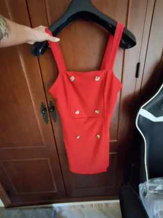 Vestido corto con botones