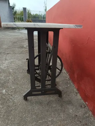 Mesa antigua pie de máquina de coser mármol