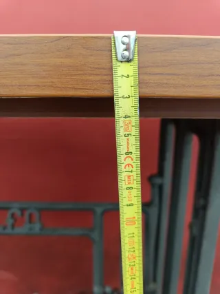 Mesa antigua pie de máquina de coser mármol