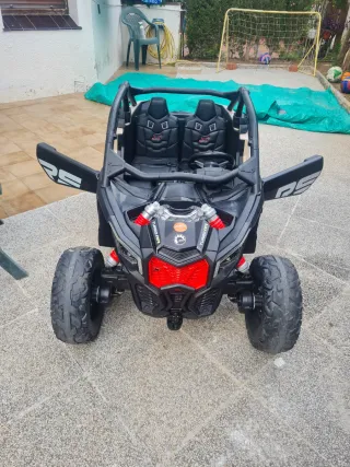 Coche para niños de bateria.