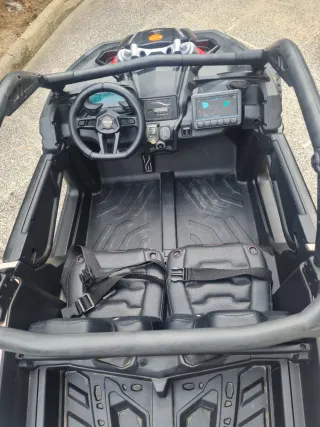 Coche para niños de bateria.