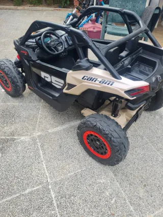 Coche para niños de bateria.