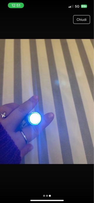 Mini torcia blu con moschettone