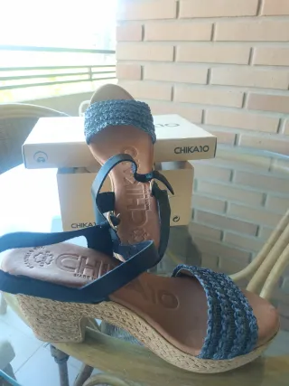 Sandalias Chika10 plataforma negro