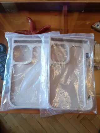 Mesita auxiliar con portavasos