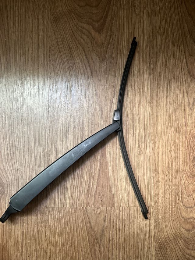 Brazo limpiaparabrisas trasero y escobilla