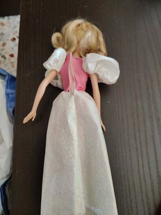 Barbie con vestito principessa